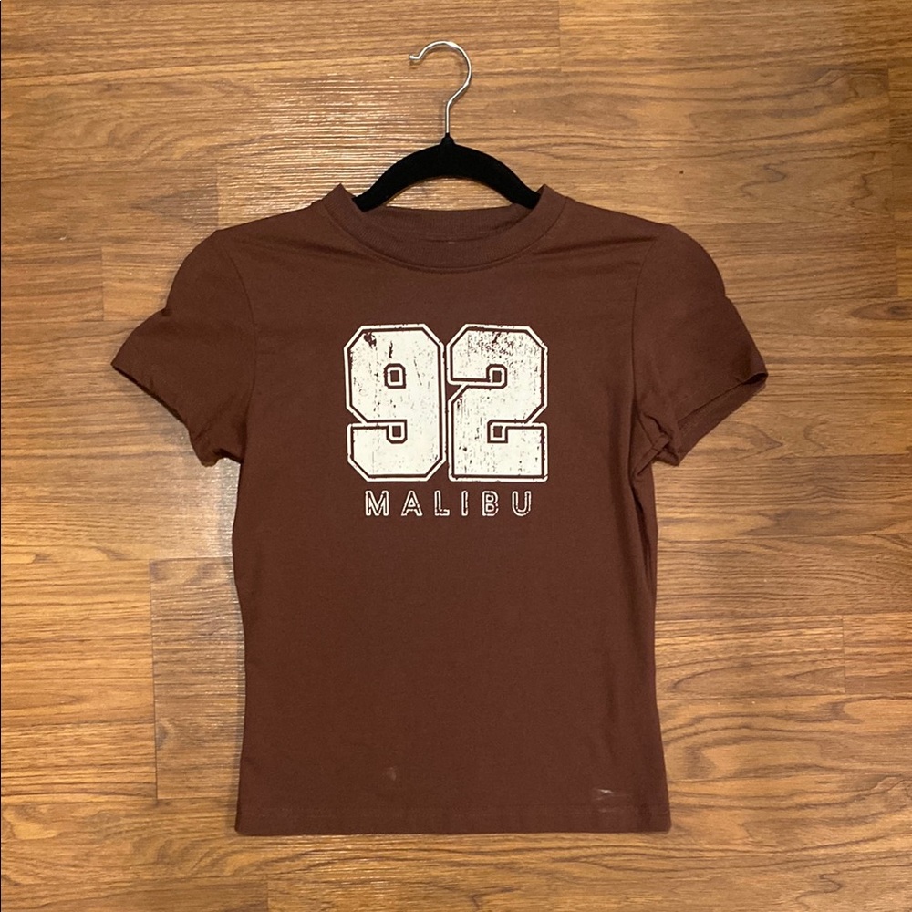 Brown Graphic T-Shirt with '92 Malibu' Print